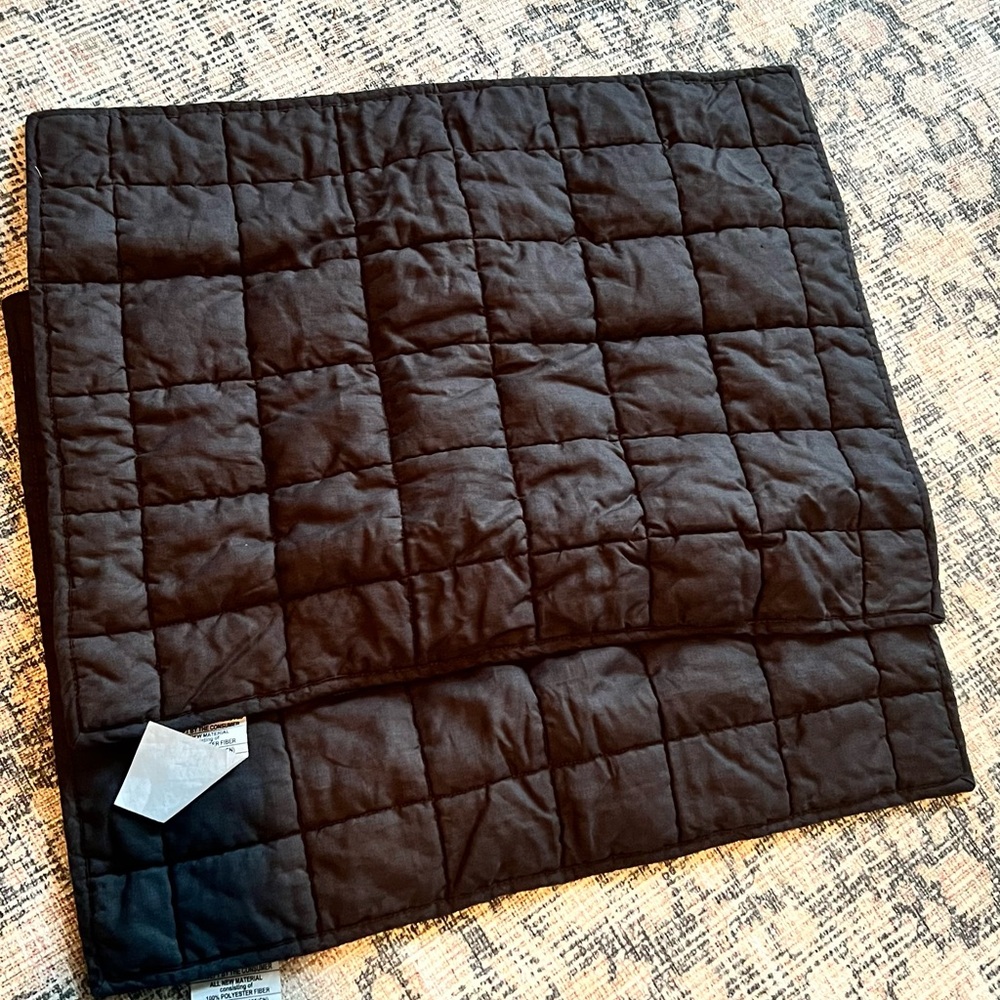 NEW QUINCE BOX LINEN STANDARD SHAMS IN CHARCOAL